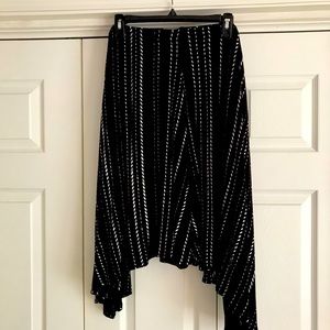 APT 9 Black Geometric Asymmetrical Skirt